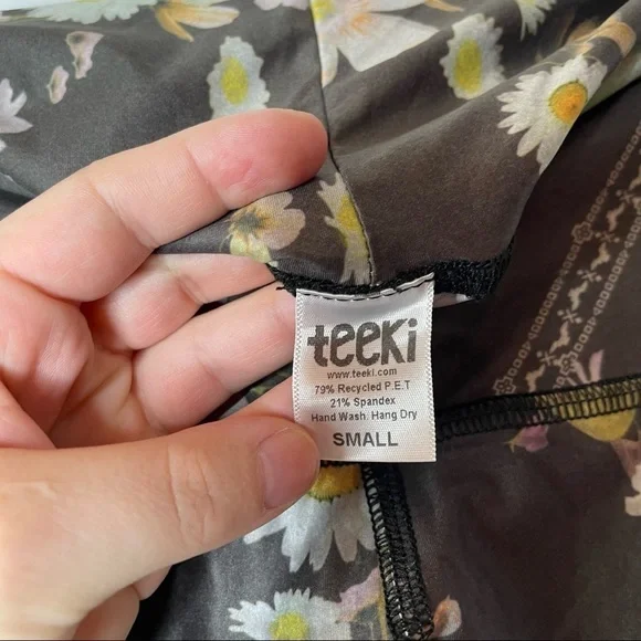 Teeki Wildflower Hot Pant Leggings Small - Picture 8 of 8